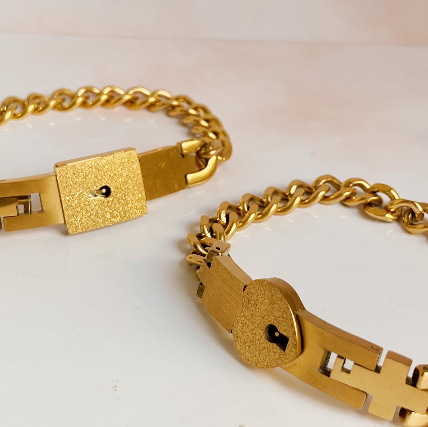 Pulsera de Enamorados con el Candado de la Eternidad 🔒❤️